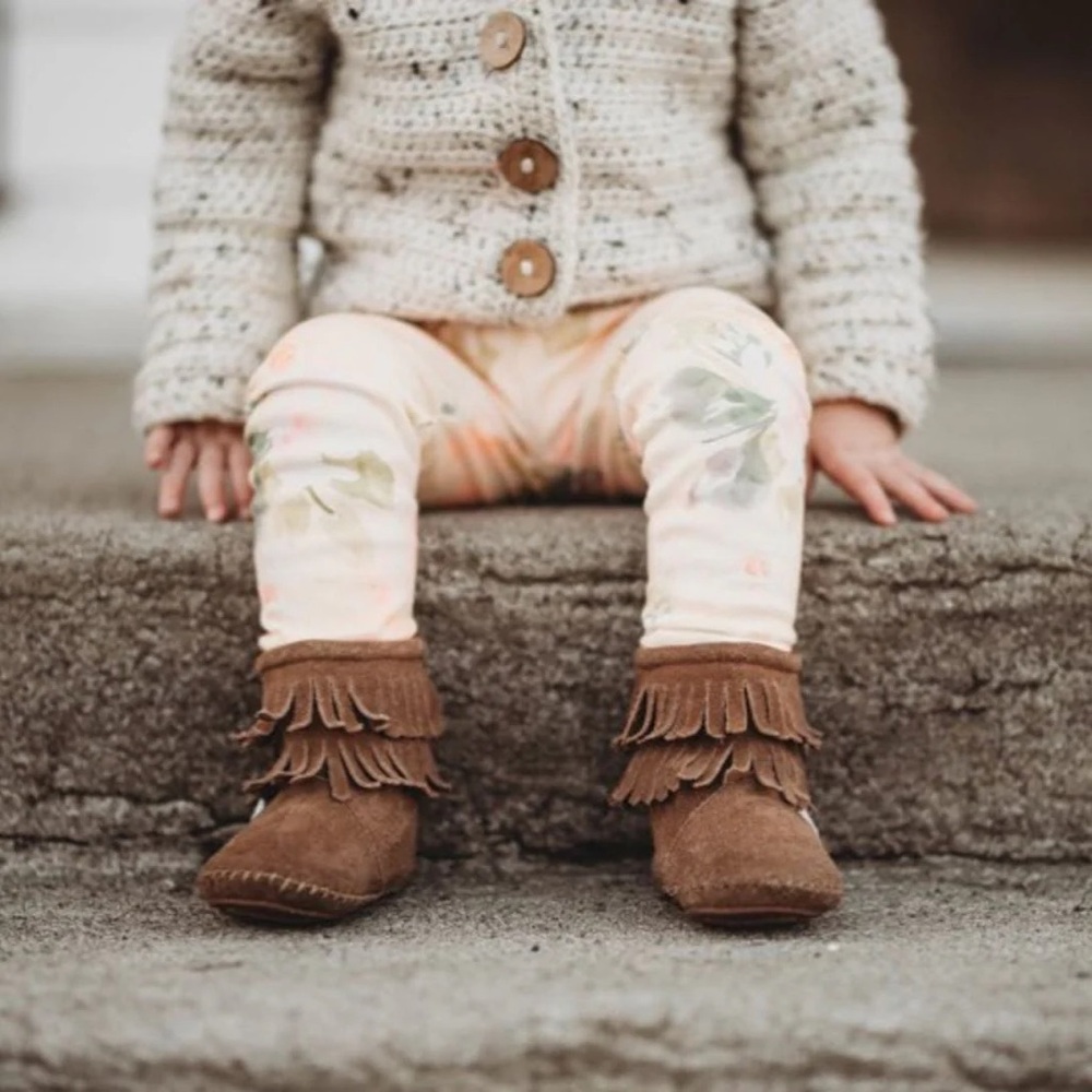 Like New! Little Love Bug Brown Cozy Boot Moccasins Size 8